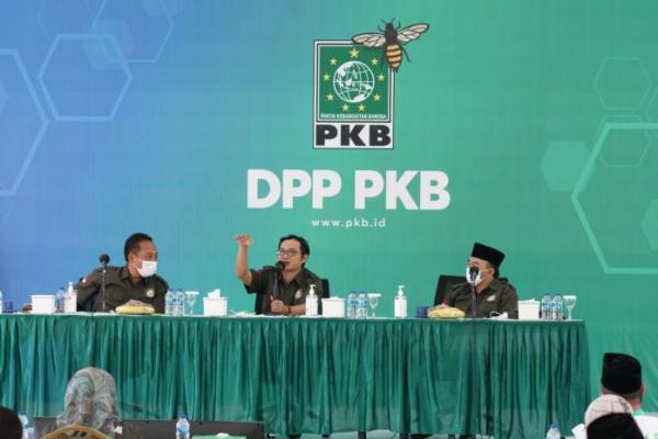 Buka Raker Garda BMI, Sekjen PKB: Bantu Pekerja Migran Indonesia dengan Hati