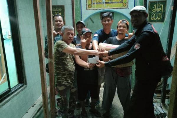 Komunitas RX King `Betawi Punye Raje` Donasi Renovasi Musala
