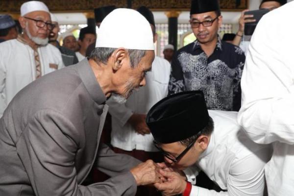 Kiai Nawawi Sidogiri Wafat, Gus AMI: Kita Kehilangan Ulama yang Sangat Mengayomi