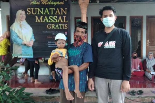 Nduk Nik Militans Sunat Gratis 30 Yatim dan Duafa di Bondowoso