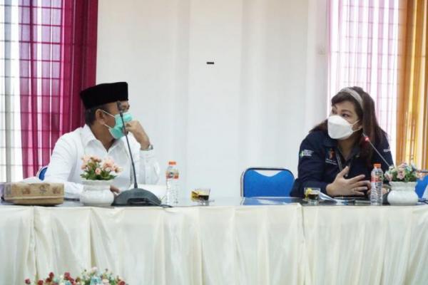 Heboh! Utusan Kemenkes Kena Tegur Bupati Aceh Besar Karena Tak Berjilbab