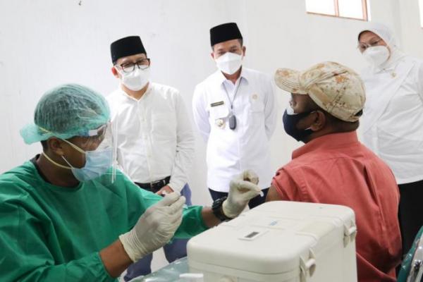 Awal April, Warga RI Terima Vaksinasi COVID-19 Booster Tambah 798.874 Orang