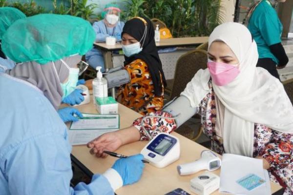 Warga Indonesia Terima Vaksinasi COVID-19 Dosis Booster Tambah 135.059