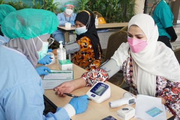 Warga Indonesia Terima Vaksinasi COVID-19 Dosis Booster Capai 68.201.141 Orang