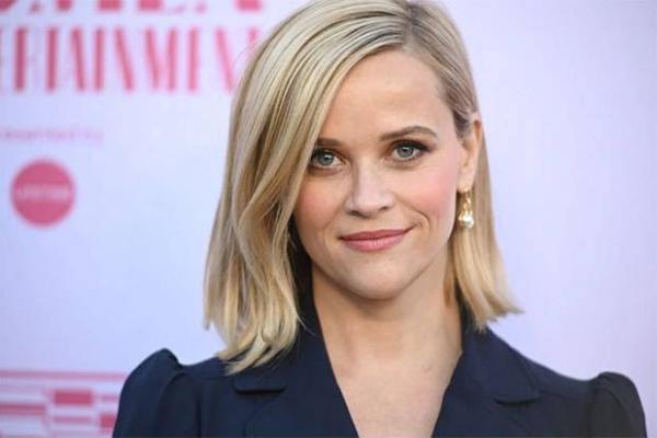 Reese Witherspoon Jual Perusahaan Medianya Senilai 900 Juta Dolar AS
