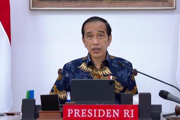 Presiden Jokowi Minta Masyarakat Waspada Omicron