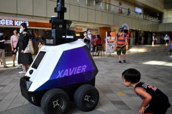 Jaga Keamanan Publik, Singapura Gunakan Robot Penertib