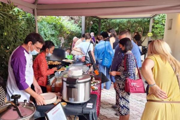 Gado-gado dan Tarian Tradisional Indonesia Diperkenalkan di Bazar Prancis