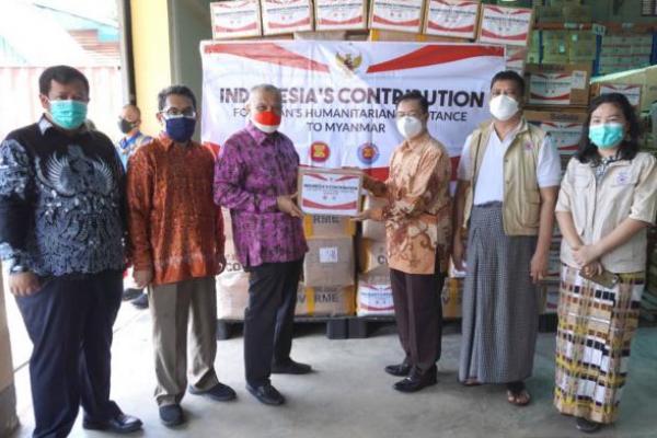 Indonesia Serahkan Bantuan Kemanusiaan untuk Myanmar