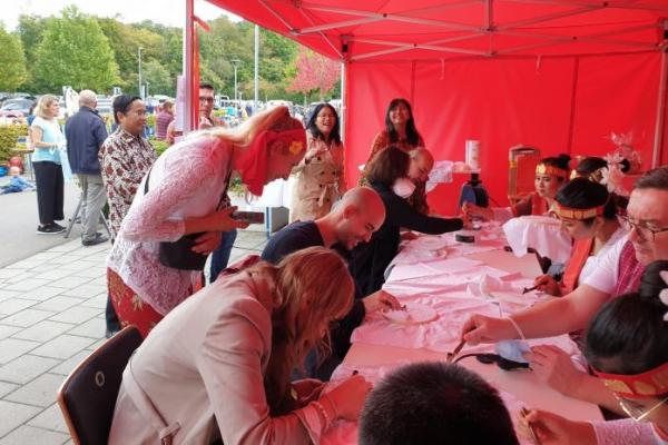 Perkenalkan Batik Indonesia, KJRI Frankfurt Hadirkan Workshop Batik di Jerman