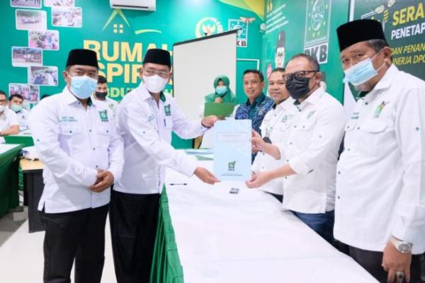 11 DPC se-Riau Terima SK, Abdul Wahid Optimis PKB Jadi Pemenang Pemilu 2024