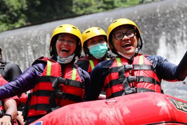 Gus Muhaimin Jajal Sensasi Rafting di Sungai Ayung, Bali