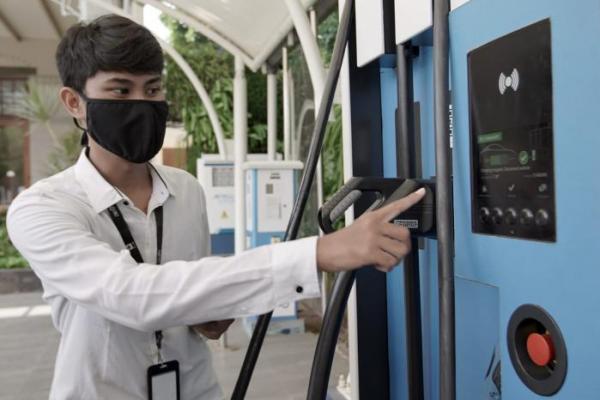 PLN Tambah Satu Lagi Stasiun Pengisian Kendaraan Listrik di Mall Ciputra