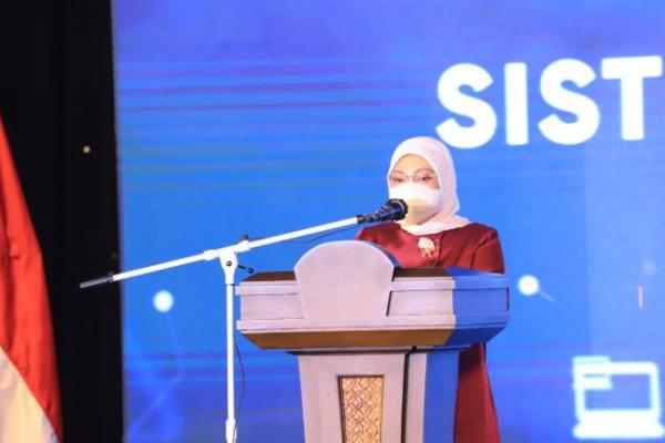 Menteri Ida Fauziyah Apresiasi PT Bridgstone Indonesia Mampu Laksanakan Perundingan PKB