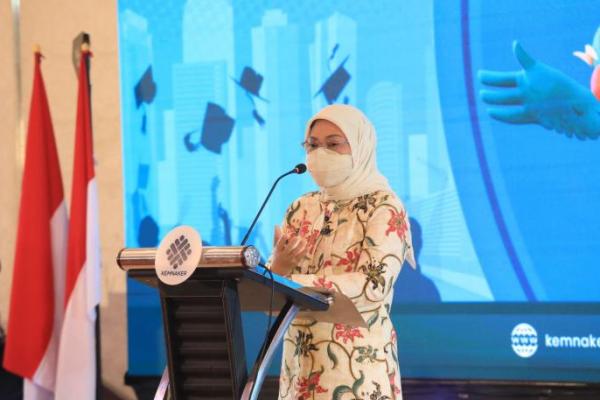 Menteri Ida Fauziyah Ingatkan Industri Perbankan Siap Hadapi Digitalisasi