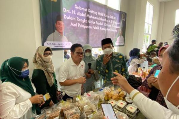 Tinjau Pameran 7100 Produk UMKM Bandung, Gus Muhaimin: Kualitas Oke, Tinggal Pemasaran