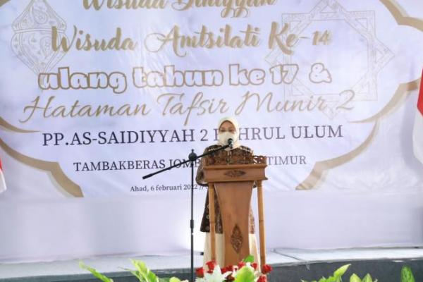 Menteri Ida Fauziyah Dorong Kalangan Santri Melek Teknologi