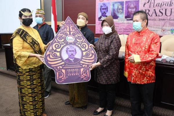 Lepas Rombongan Napak Tilas Rasul Jawa, Siti Fauziah: MPR Rumah Semua