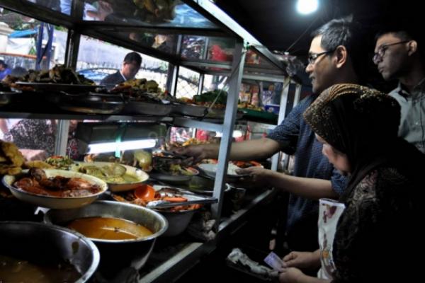 MUI : Jangan Ada Razia Warung Makan Siang Hari 