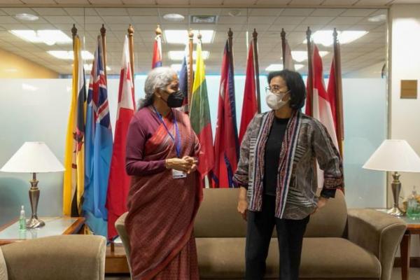 Menteri Sri Mulyani Lakukan Pertemuan Bilateral dengan Menkeu India