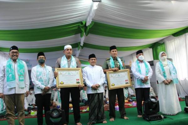 Gus Muhaimin Berikan Penghargaan kepada Panglima TNI dan Kapolri di Titik Nol IKN