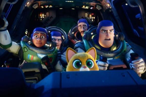 Film Lightyear Dilarang Tayang  di 14 Negara Karena Adegan LGBT