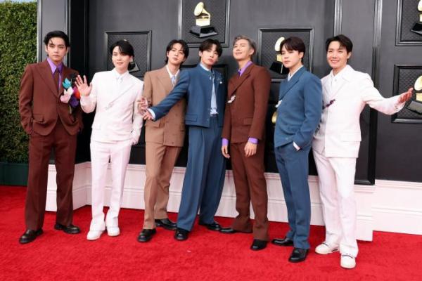 Sambil Menangis, BTS Umumkan akan Hiatus