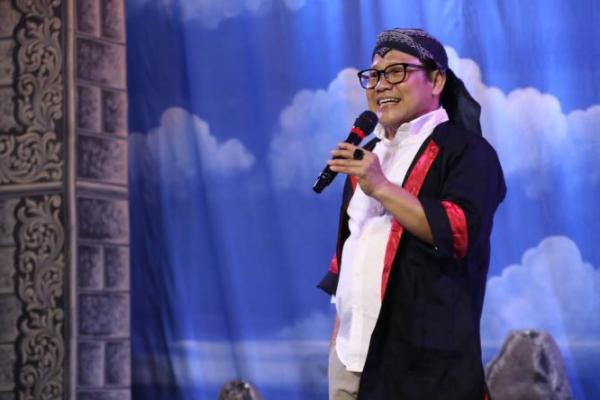 Nguri-uri Budaya, Gus Muhaimin Nonton Ludruk Bareng Warga Ponorogo