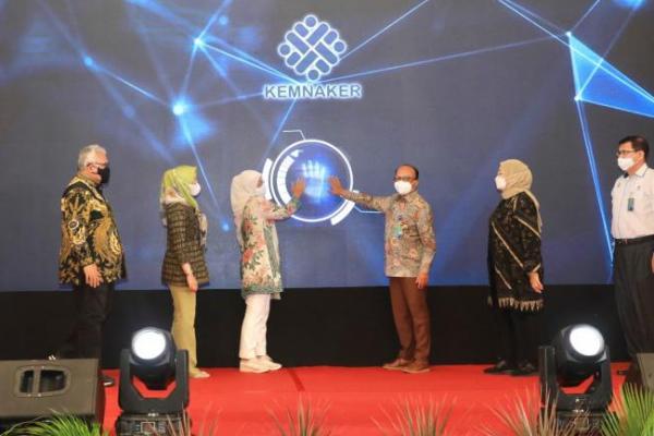 Transformasi Organisasi Kemnaker, Ida Fauziyah Luncurkan Aplikasi Digital Kepegawaian