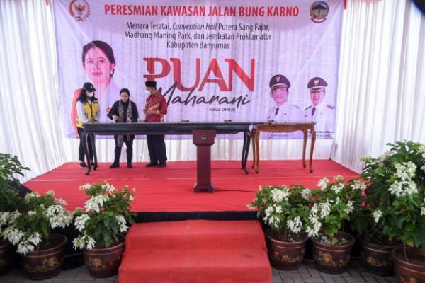 Puan Maharani Resmikan Kawasan Jalan Bung Karno di Jateng