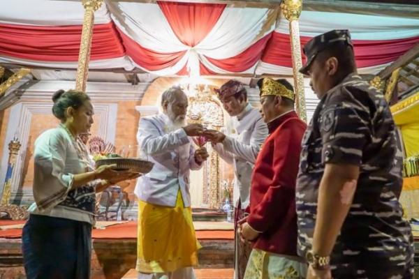 Bamsoet Terima Gelar Kehormatan Dharma Padma Negara