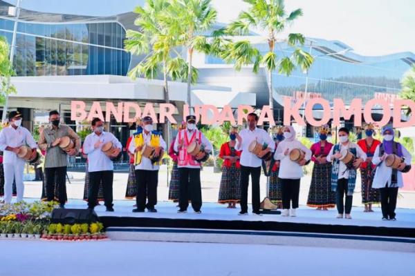 Presiden Jokowi Resmikan Perluasan Bandara Labuan Bajo