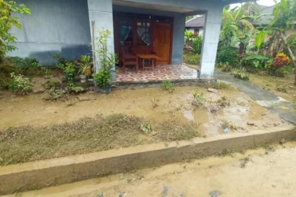 Sungai Meluap, Warga Desa Eti Kabupaten Seram Bagian Barat Dilanda Banjir