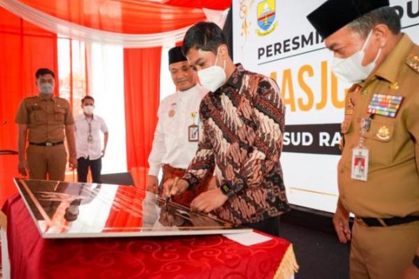 Wamenkes Resmikan Graha Masjchun Sofwan RSUD Raden Mattaher Jambi
