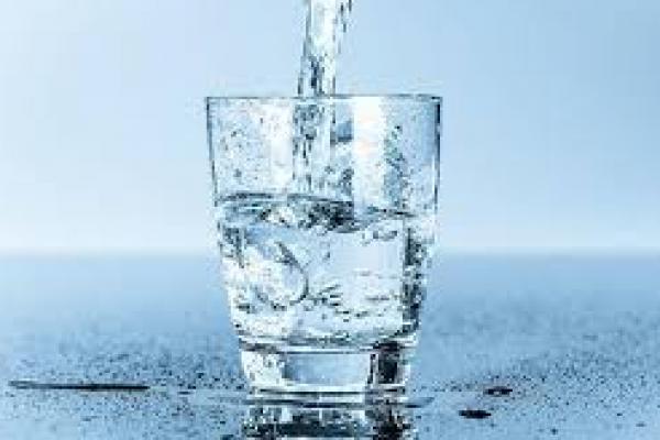Manfaat Rajin Minum Air Putih, Jaga Kesehatan Ginjal