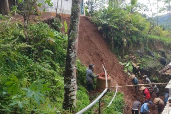 BNPB: Tanah Longsor Telan Korban Dua Warga di Ciamis