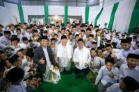 Mesra di Depan Ribuan Santri, Muhaimin-Prabowo Saling Lempar Joke Segar
