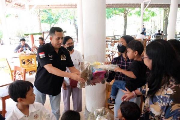 Bersama GERAK BS Bali, Bamsoet Santuni dan Ajak Yatim Nikmati Bali Zoo