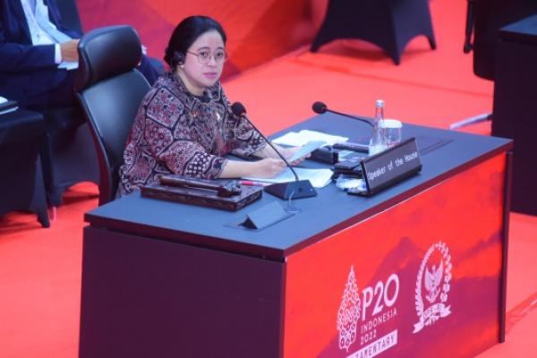 Ketua DPR RI Terima Tongkat Estafet Presidensi AIPA 2023 dari Kamboja