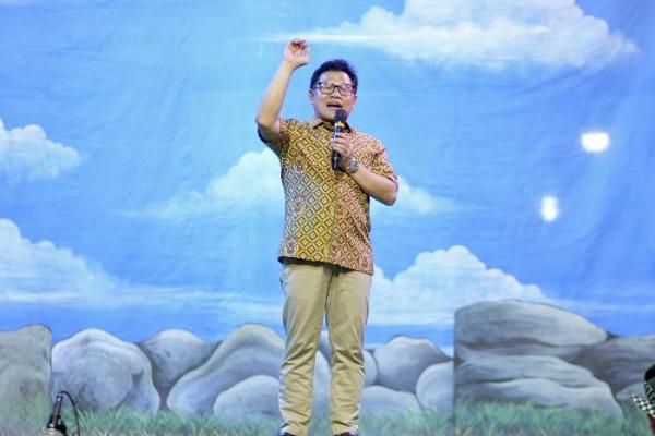 Pentas Ludruk, Gus Muhaimin Gergeran Bareng Ribuan Warga Nganjuk