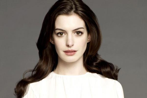 Anne Hathaway Akan Hadiri Pertemuan Puncak G20