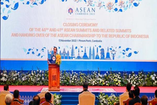 Indonesia Terima Keketuaan ASEAN 2023 dari Kamboja, Presiden Jokowi: Sebuah Kehormatan