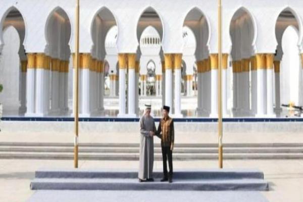 Presiden Jokowi dan Presiden MBZ Resmikan Masjid Raya Syeikh Zayed Solo