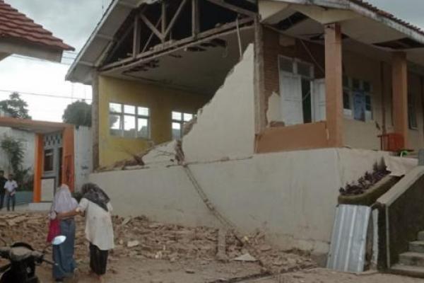 Pasca Gempa Cianjur, 3.175 Nakes Telah Diterjunkan di 194 Titik Pengungsian