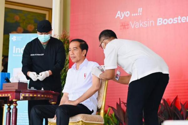 Presiden Jokowi Ajak Masyarakat Vaksinasi Booster