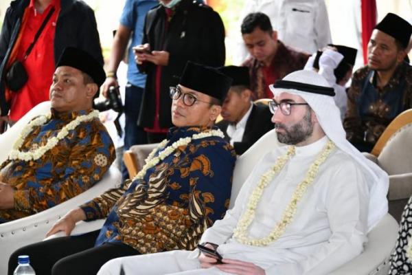 Resmikan Pesantren Peradaban Al Amin, Yandri: Bukti Kuatnya Hubungan RI-Kuwait 