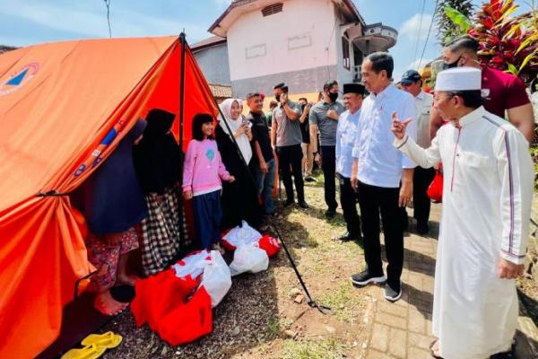 Ke Cianjur, Presiden Jokowi Kunjungi Pesantren Darul Falah