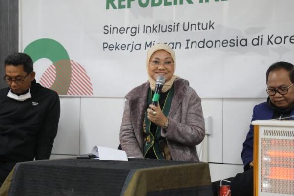 Di Sela-sela Kunker ke Korsel, Menaker Ida Temui Pekerja Migran Indonesia