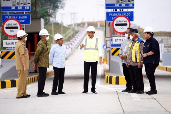 Presiden Jokowi Resmikan Tol Pekanbaru-Bangkinang, Optimis Tumbuhkan Daya Saing Produk Riau