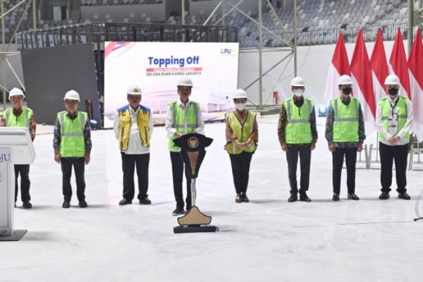 Presiden Jokowi Tinjau Topping off Indoor Multifunction Stadium GBK